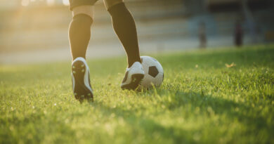 Você quer times com B de qual esporte/país? Vou listar exemplos comuns em alguns esportes — me diga se prefere só Brasil, só futebol, ou outra coisa.