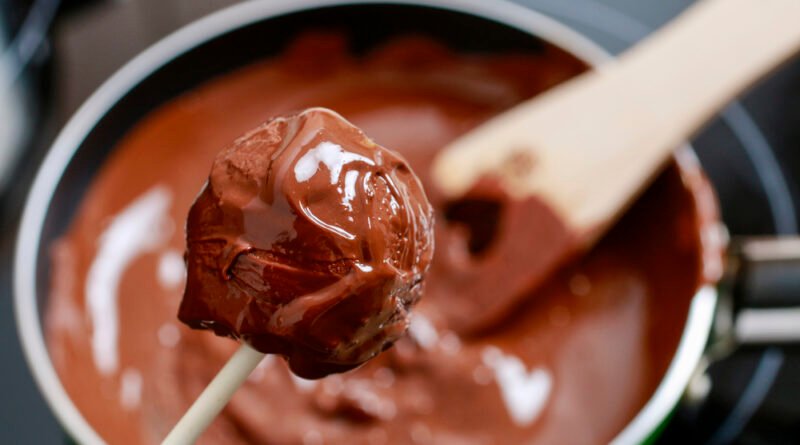 Colher com brigadeiro