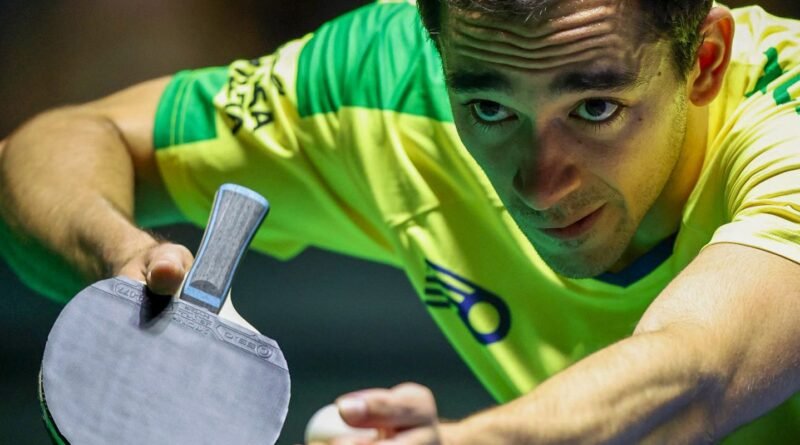 Calderano fica com bronze em Doha após derrota para jovem chinês