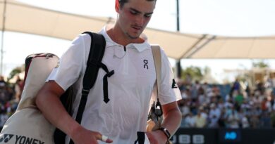 Fora de ritmo, João Fonseca cai na estreia do Aberto da Austrália