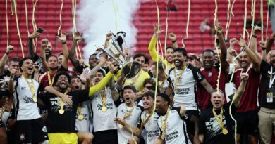 Corinthians vence Flamengo e é bicampeão da Supercopa Rei