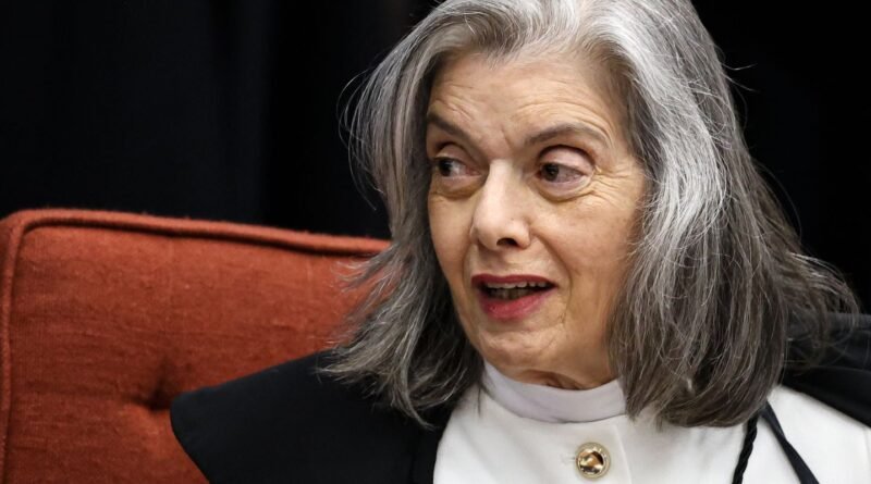 Vôlei: Cármen Lúcia libera participação de Tiffany em jogo em Londrina