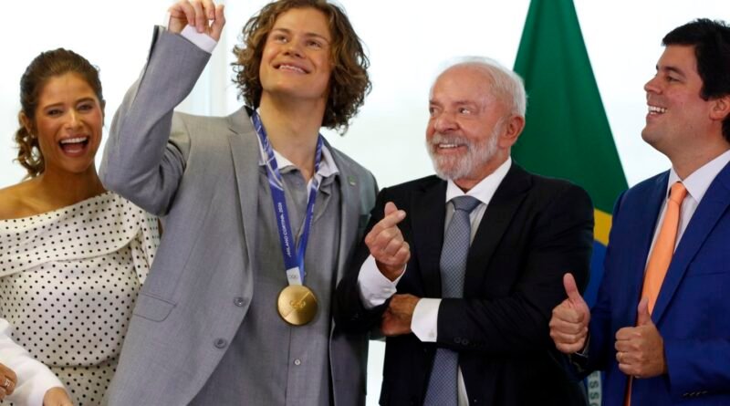 Lula recebe Lucas Pinheiro, medalha de ouro nos Jogos de Inverno