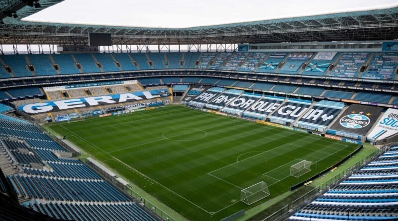 Grêmio faz 3 a 0 no Inter e está com uma mão na taça do Gauchão