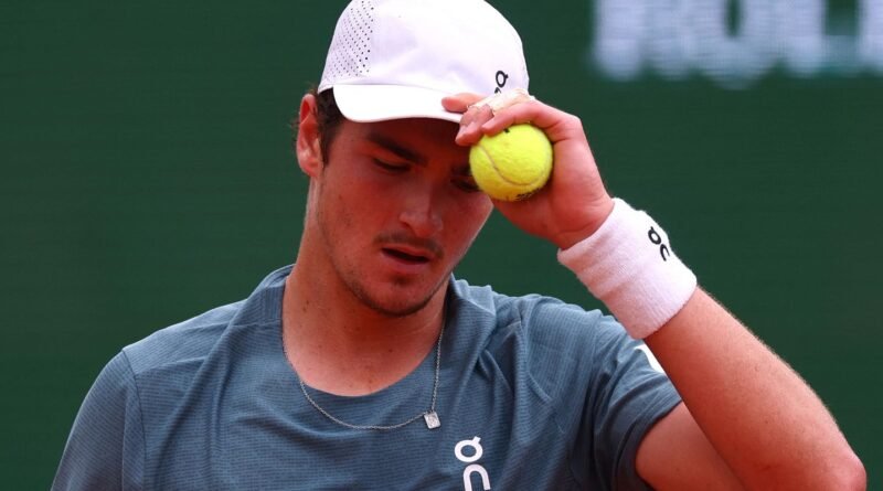 João Fonseca cai nas quartas de Mônaco para Zverev, número 3 do mundo