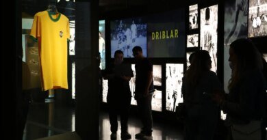 Museu do Futebol lança exposição sobre camisas da seleção brasileira