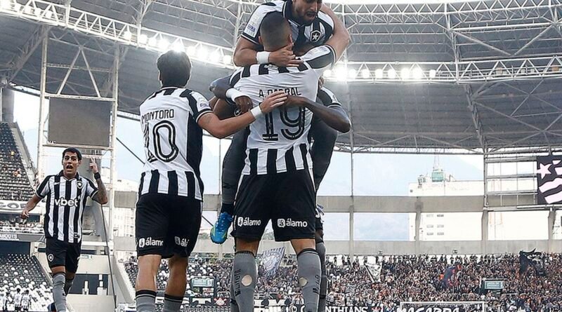 Botafogo vence Corinthians pelo Brasileirão com três de Arthur Cabral