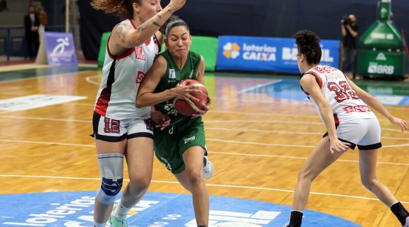 Sesi Araraquara vence o Cerrado e encosta na liderança da LBF