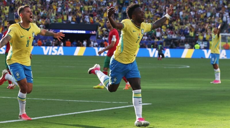 Raphinha, Vini Jr. e Douglas Santos se destacam nos números da estreia