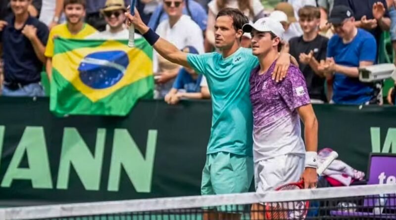João Fonseca fica com o vice na chave de duplas do ATP 500 de Halle