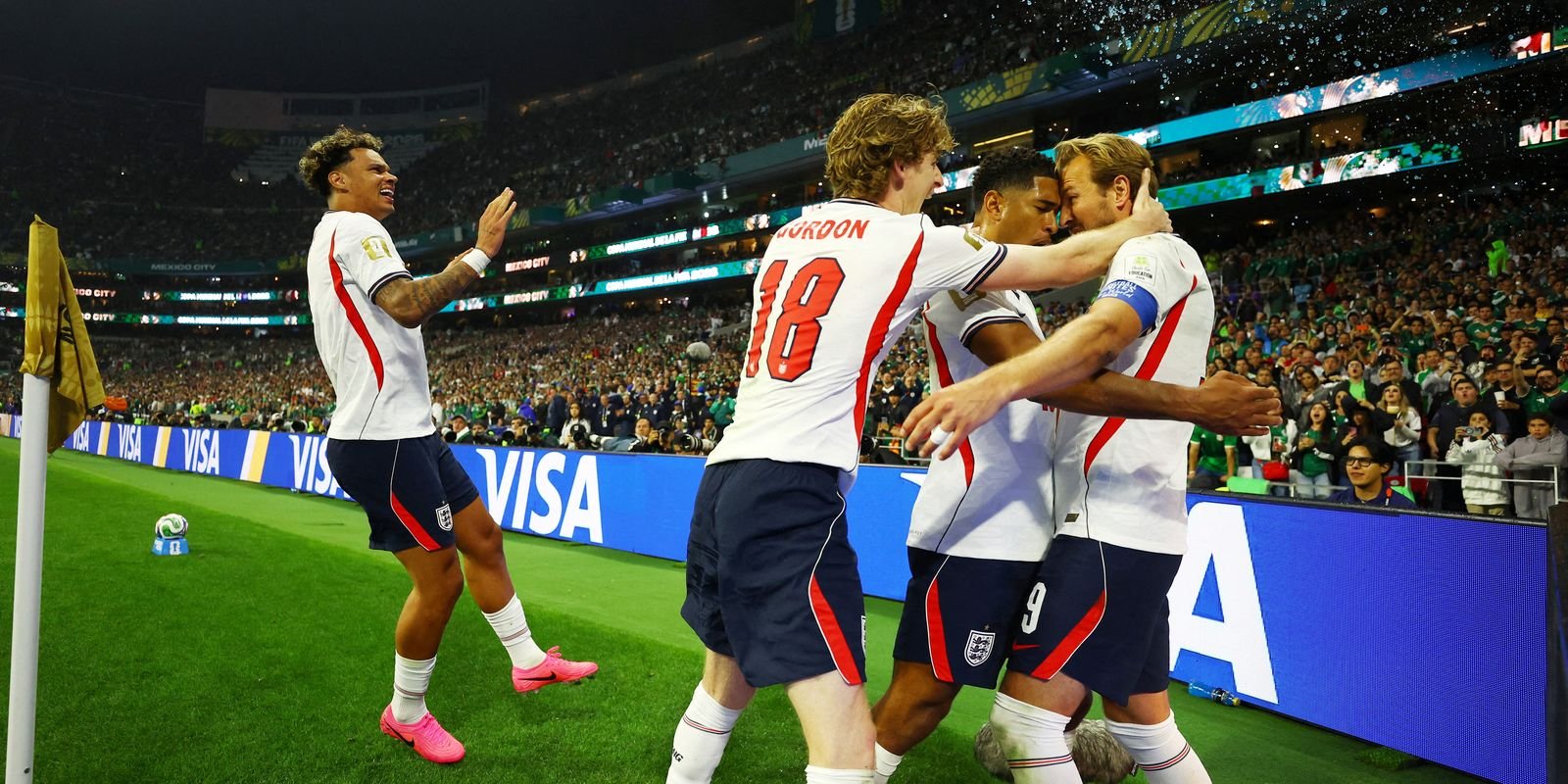 Home 61 Com um a menos, Inglaterra derruba México no Azteca e segue na Copa