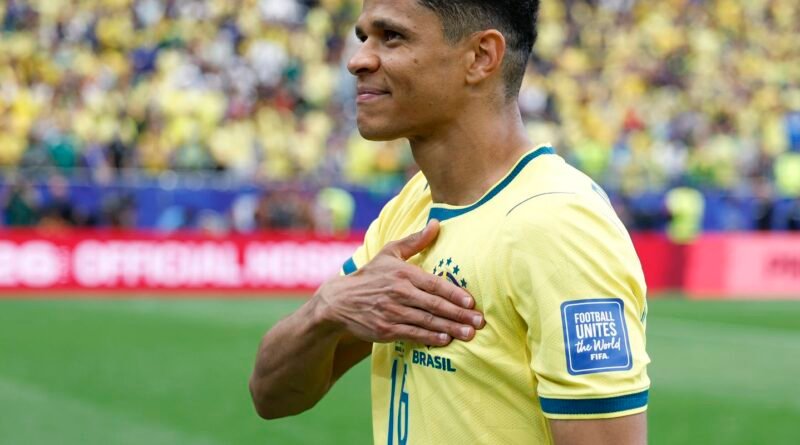 Douglas Santos traz vivência do ouro olímpico para buscar o hexa
