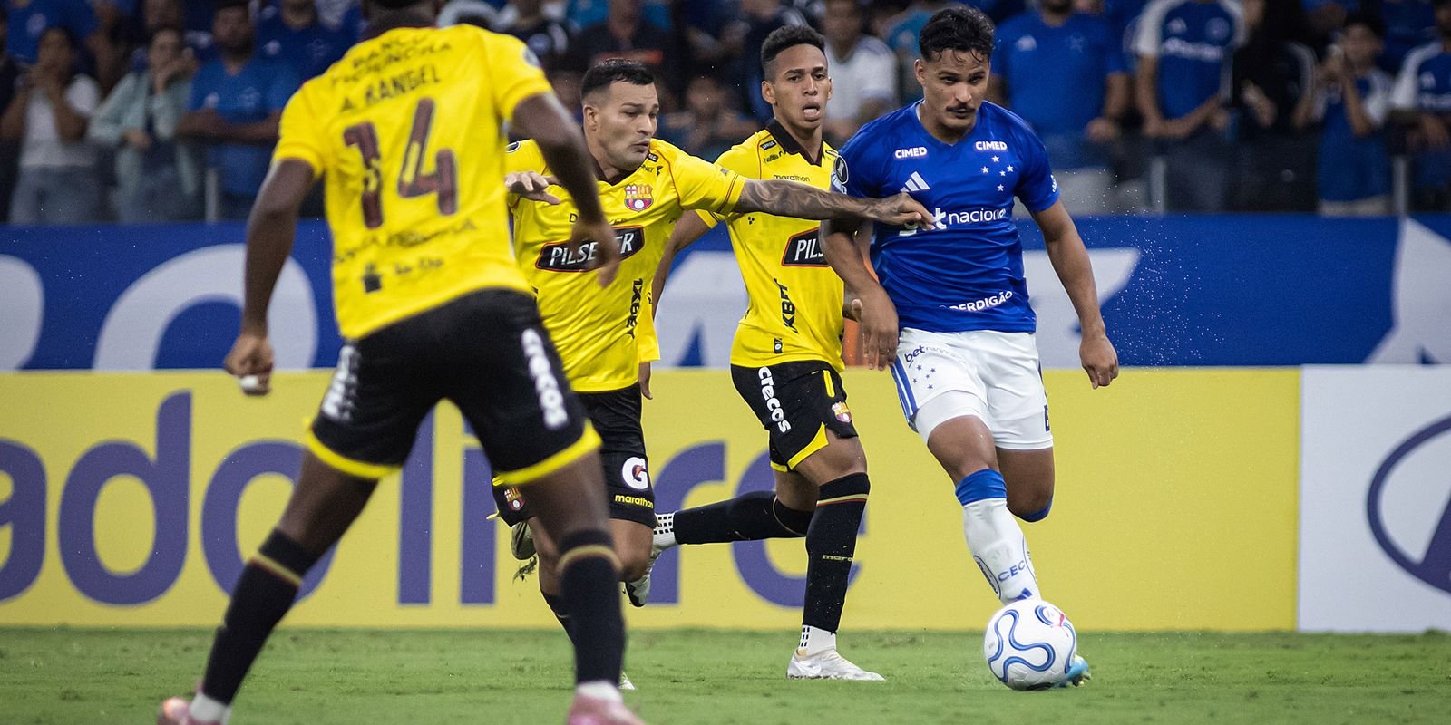 Home 62 Conheça opções do Brasil para a próxima Copa; meio-campo é o foco