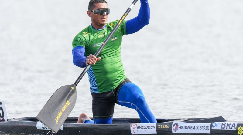 Isaquias Queiroz é campeão mundial no C1 500m na Polônia