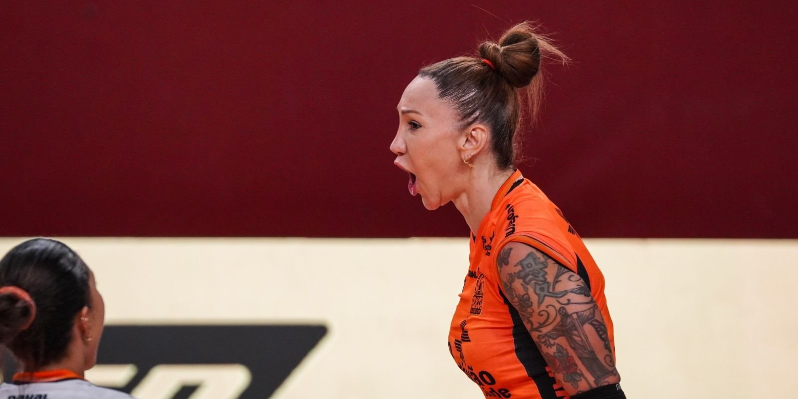 Tifanny se pronuncia após regra que veta trans no vôlei: “Retrocesso”