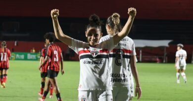 São Paulo vence Vitória e assume liderança do Brasileirão Feminino