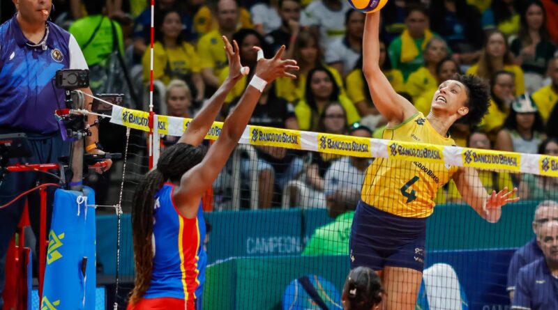 Brasil vence a terceira e lidera Sul-Americano feminino de vôlei