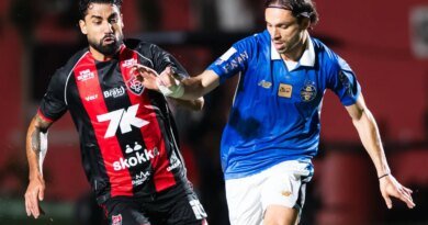 Vitória se afasta do Z-4 e mantém Grêmio ameaçado no Brasileirão